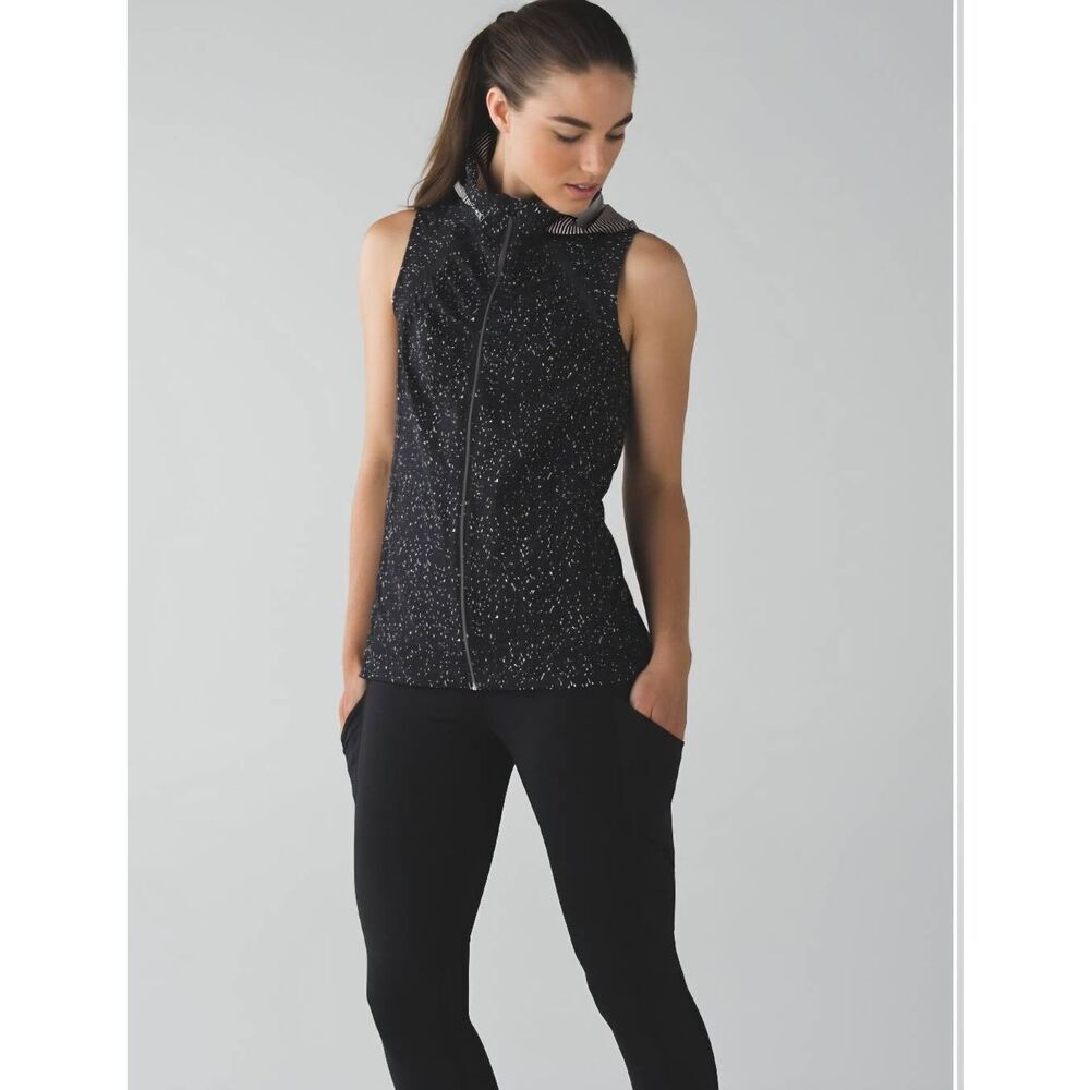 Lululemon Go the Distance Vest Butterfly Texture Mink Berry Black